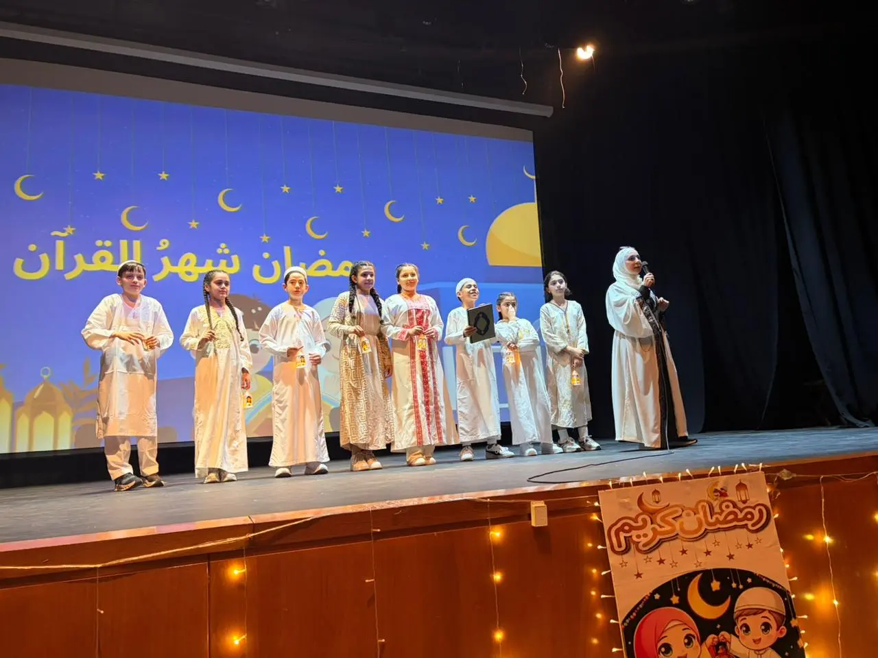 Students celebrating Arabic culture and heritage